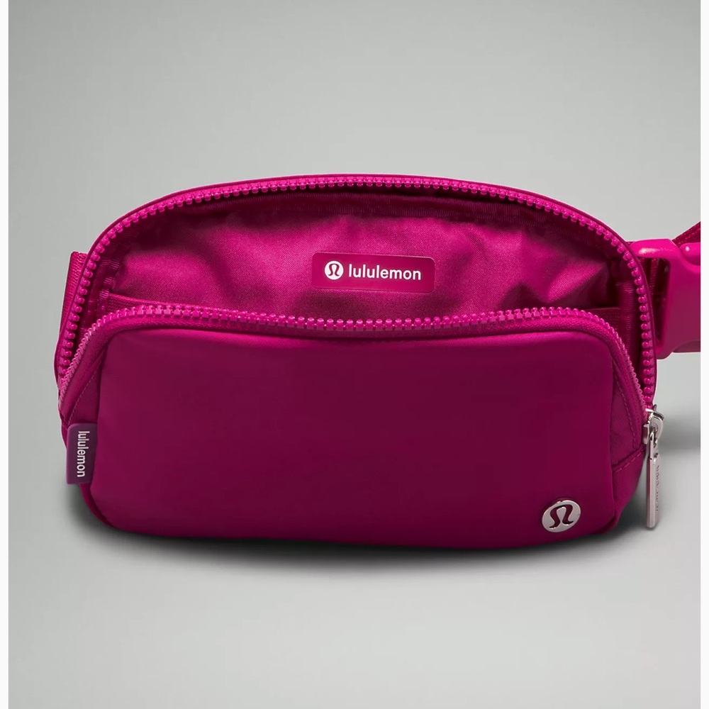 🍋LULULEMON ATHLETICA | Everywhere Belt Bag in Wild Berry - Picture 6 of 7